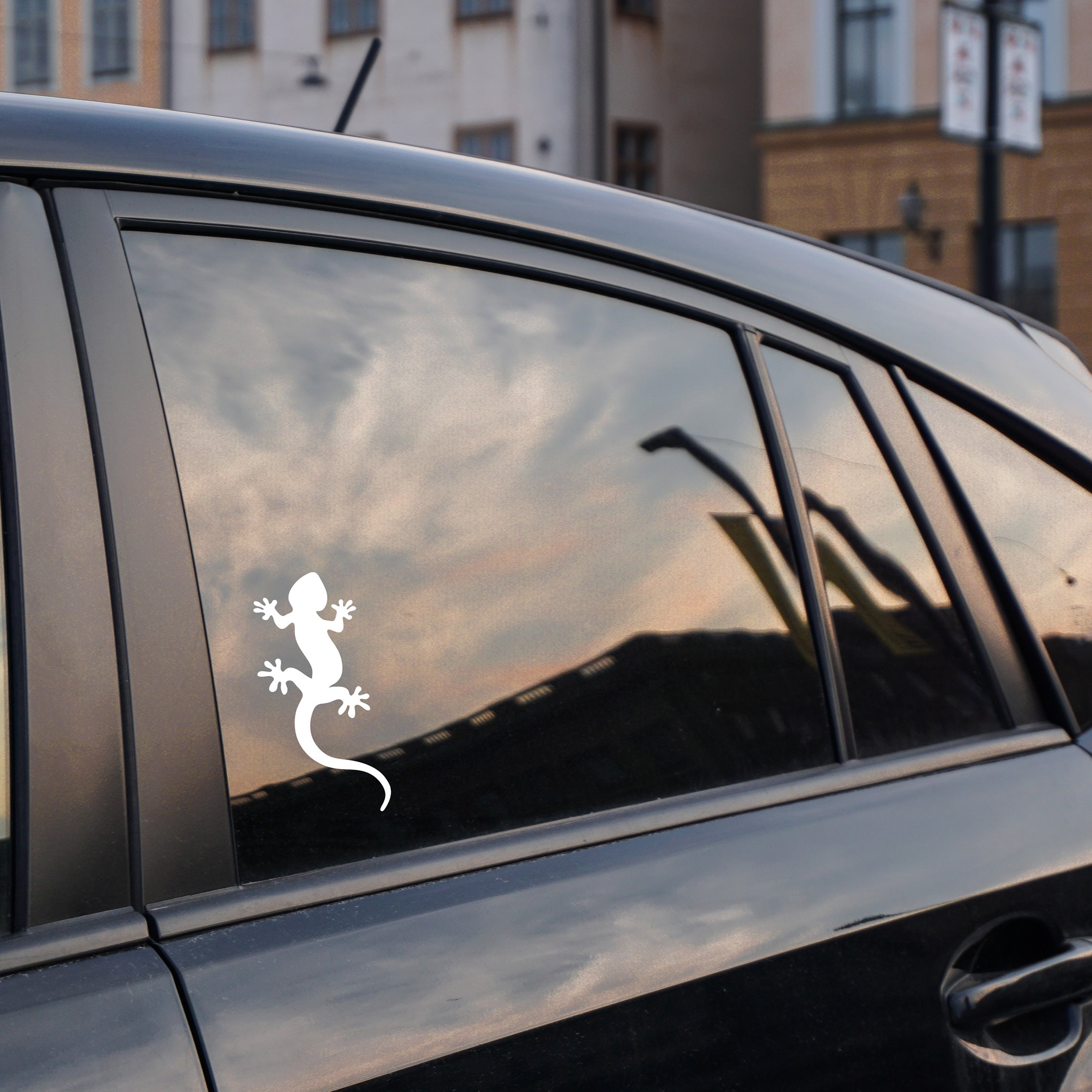 Gecko Lizard Car Decal – Vinyl Sticker for Windows, Bumpers & Flat Surfaces | Reptile Lover Decor